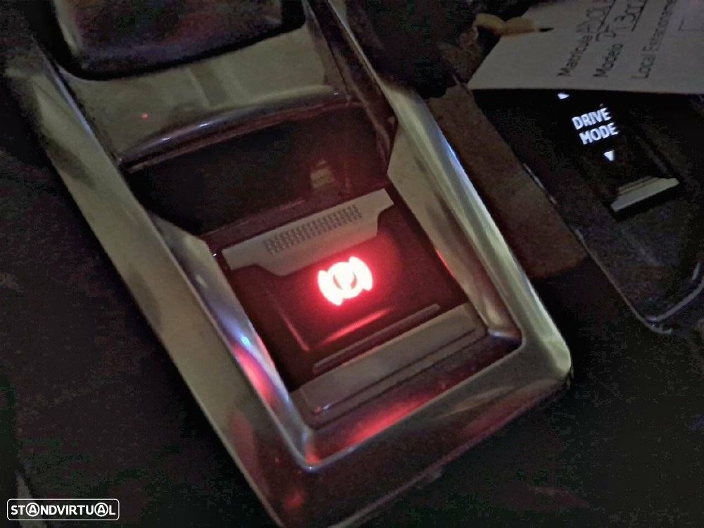 Peugeot 3008 1.6 Hybrid Allure e-EAT8 - 24