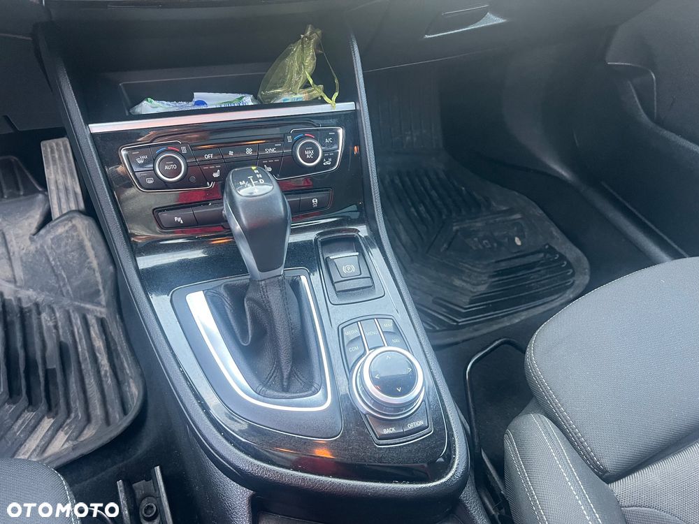 BMW Seria 2 218d xDrive - 22