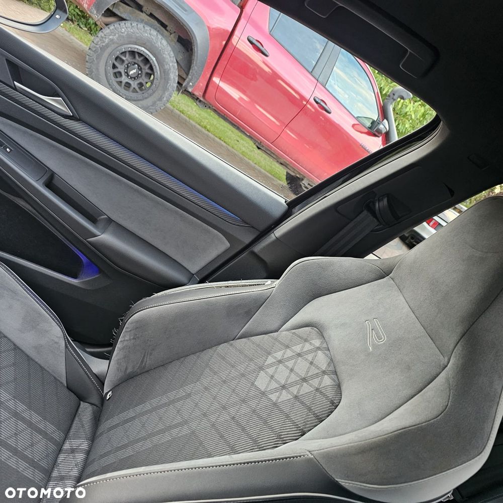 Volkswagen Golf - 23