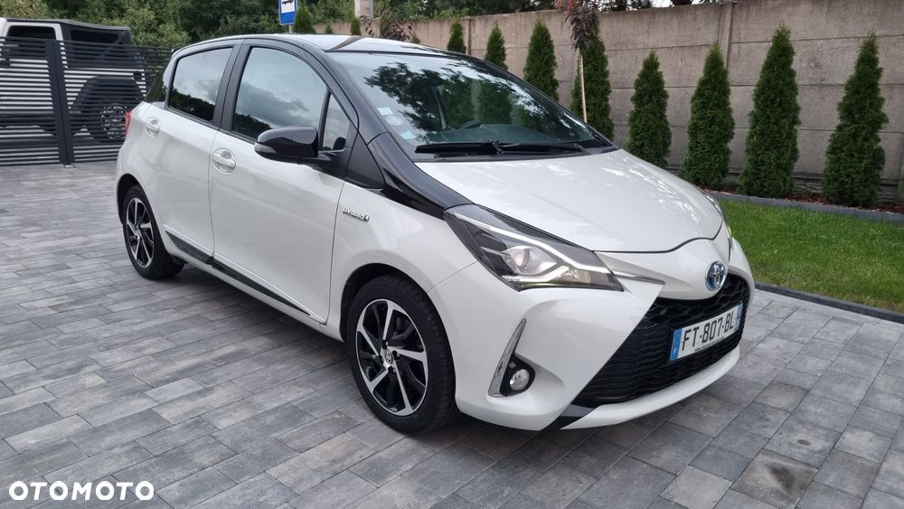 Toyota Yaris Hybrid 100 Selection Platinum - 2