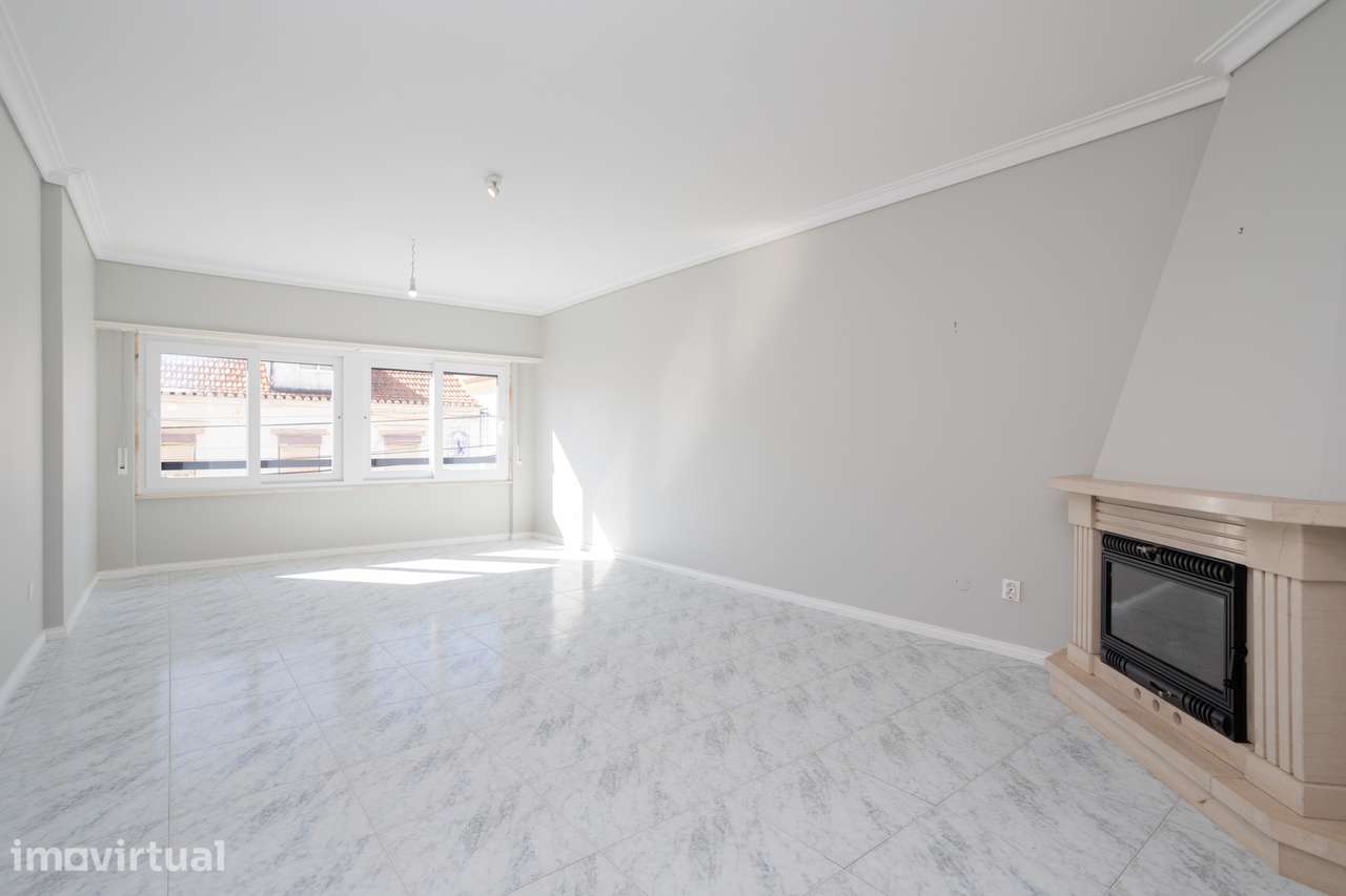 Apartamento T2  na Parede para arrendamento