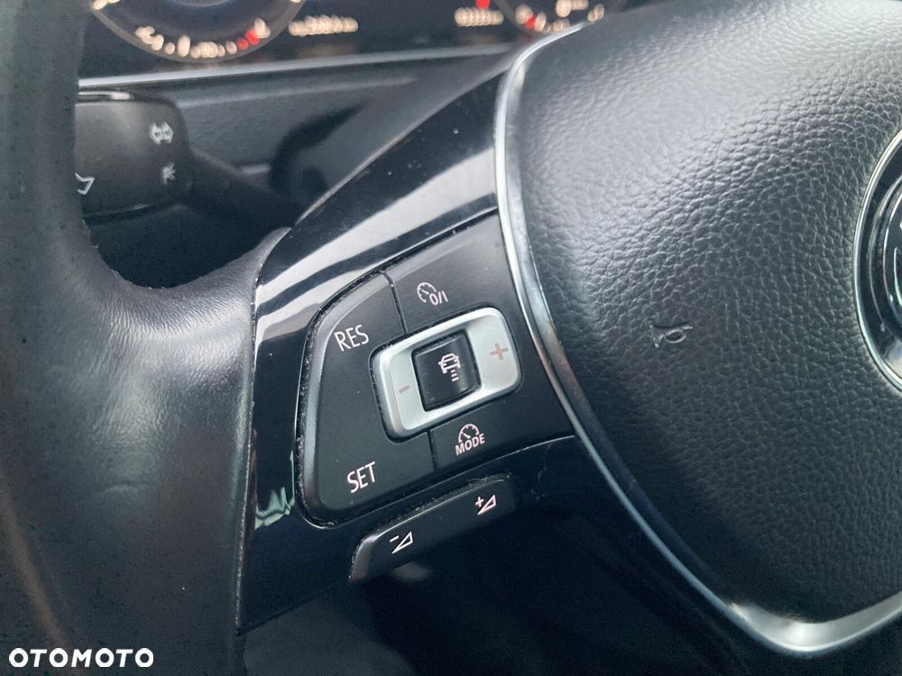 Volkswagen Golf 1.4 TSI BMT Highline - 20