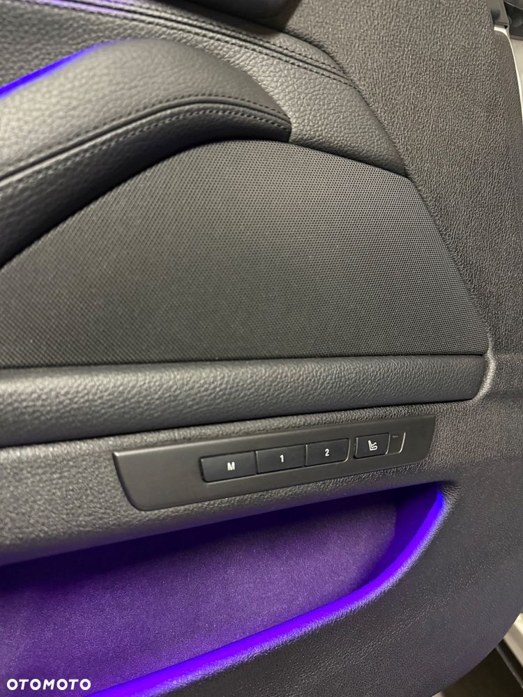 BMW Seria 5 535i xDrive - 23