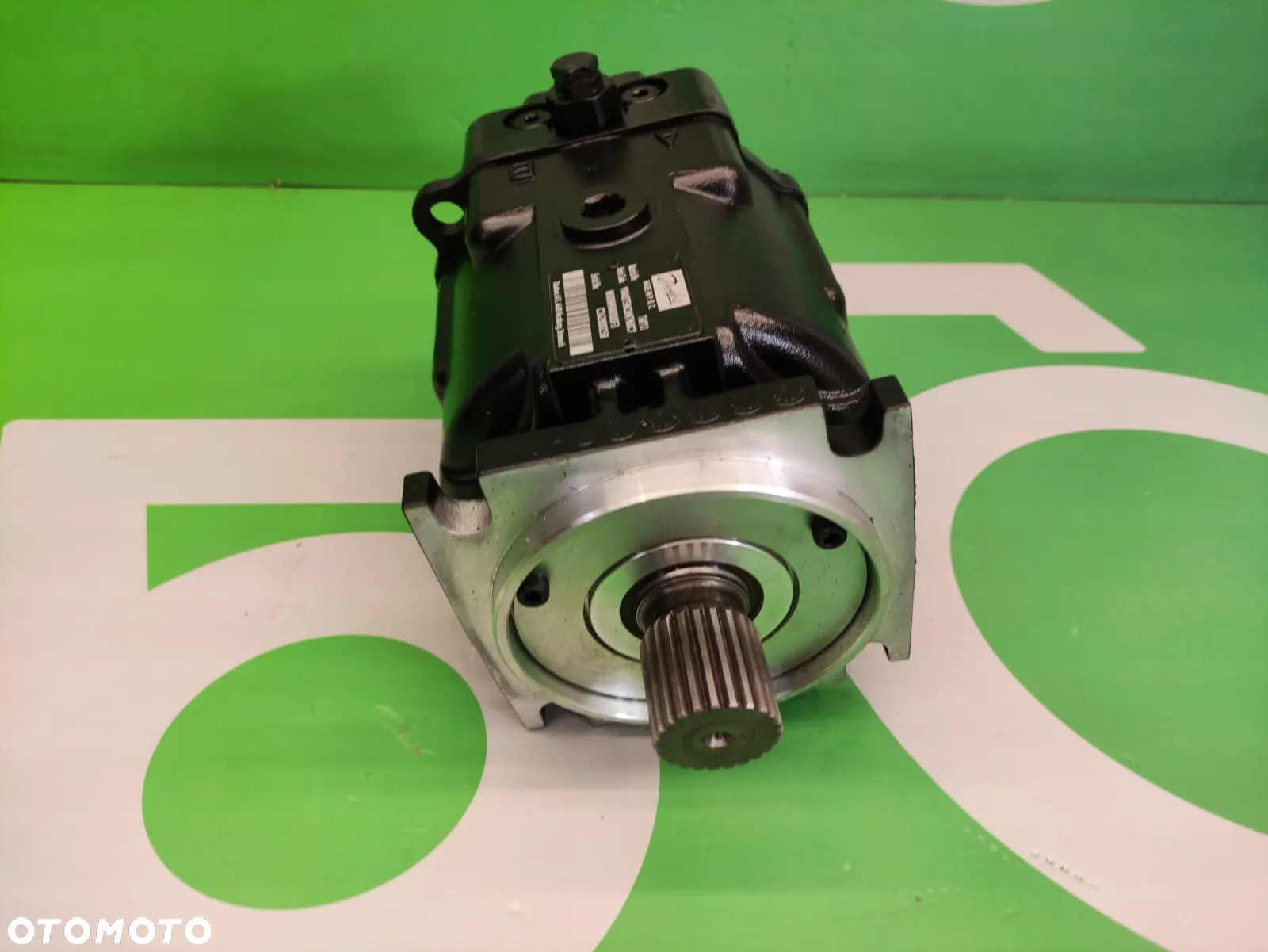 Silnik jazdy 90M075 Sauer Danfoss 768713 New Holland TC - 3