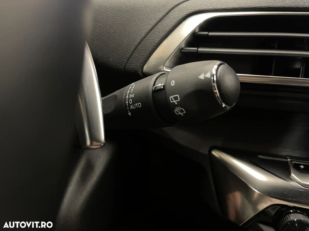 Peugeot 3008 225 e-EAT8 GT - 32