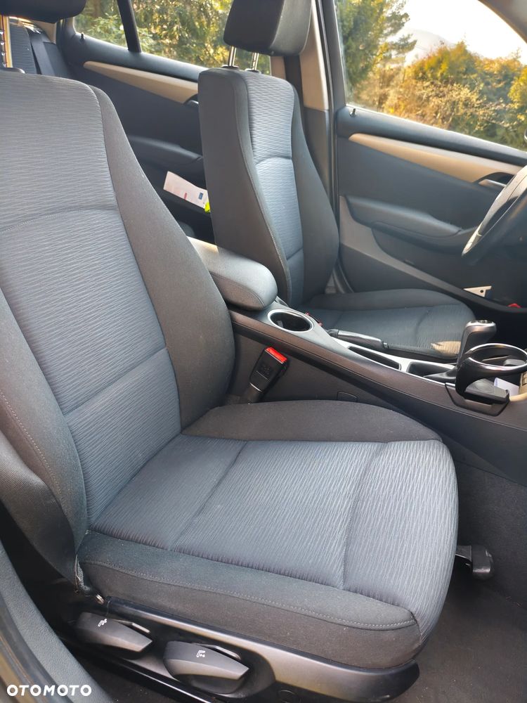 BMW X1 sDrive18d xLine - 9