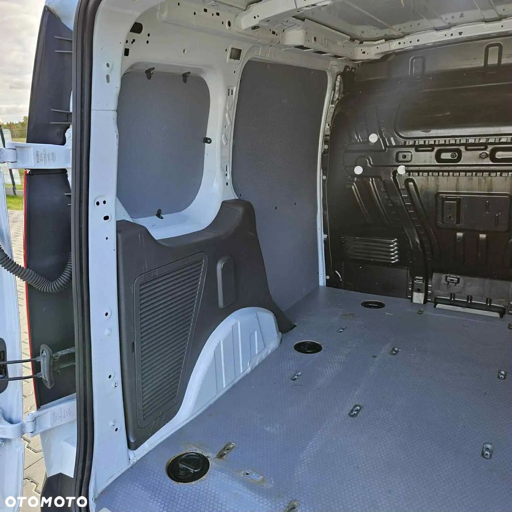 Ford Transit Connect - 17