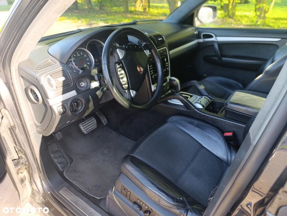 Porsche Cayenne Tiptronic S GTS - 9