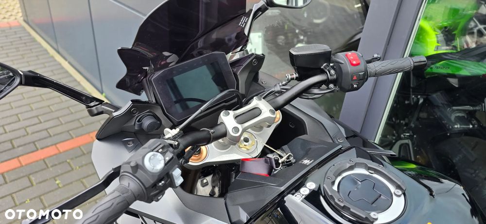 Suzuki GSX - 34