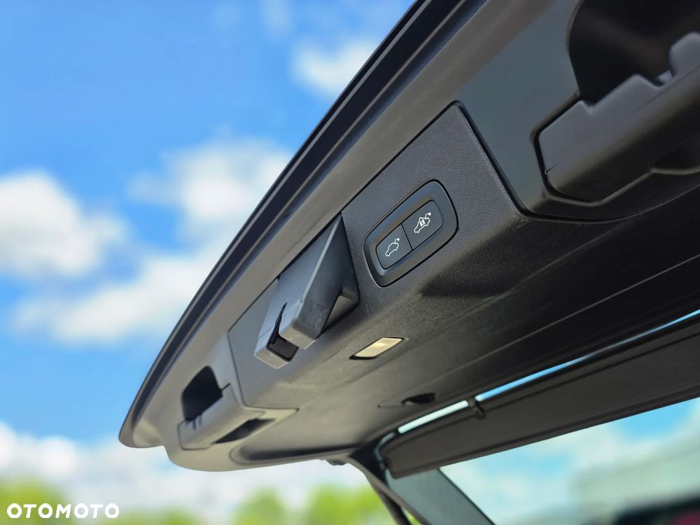 Volvo XC 60 T8 AWD Plug-In Hybrid Momentum - 19