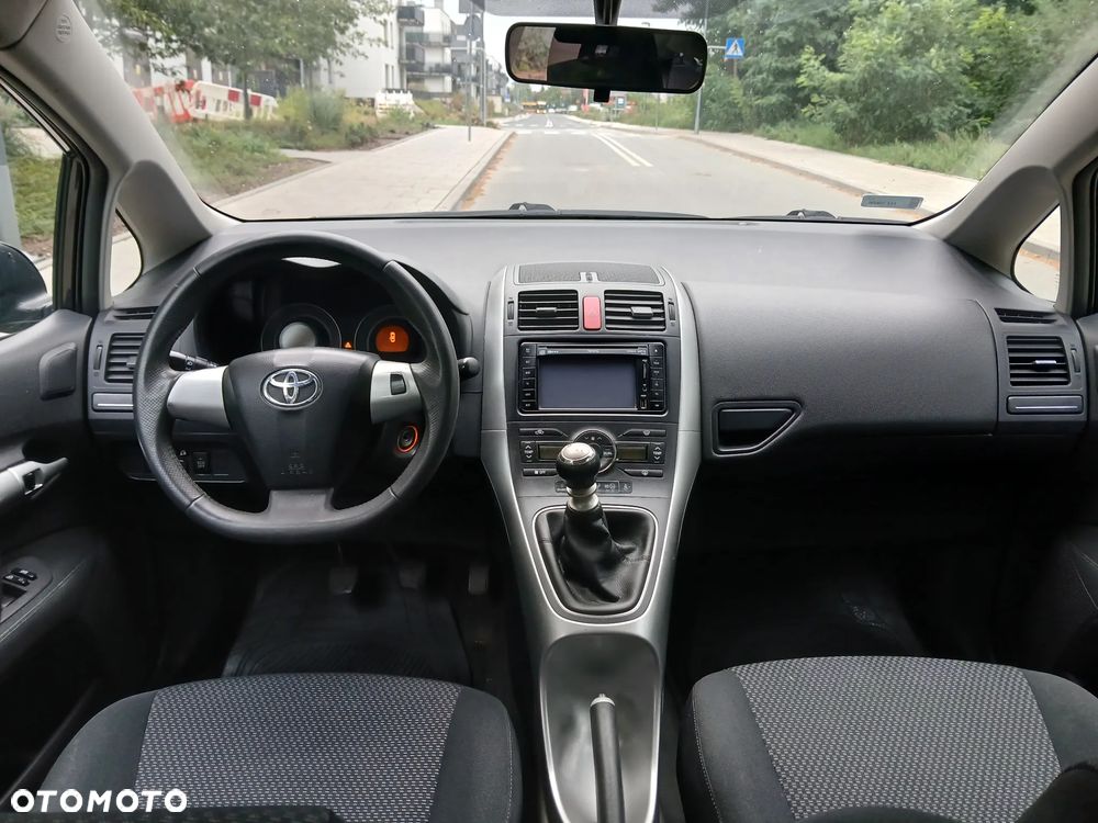 Toyota Auris - 5
