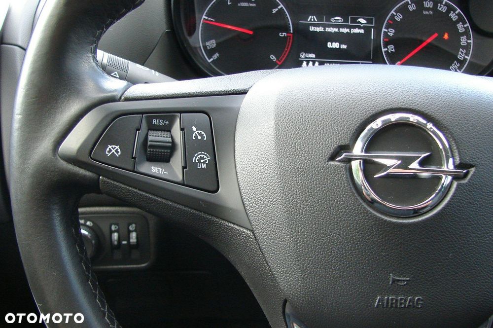 Opel Zafira - 24