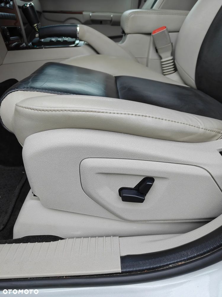 Jeep Commander 5.7 V8 Overland - 7