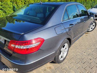 Mercedes-Benz Klasa E 220 CDI DPF BlueEFFICIENCY Automatik Avantgarde - 7
