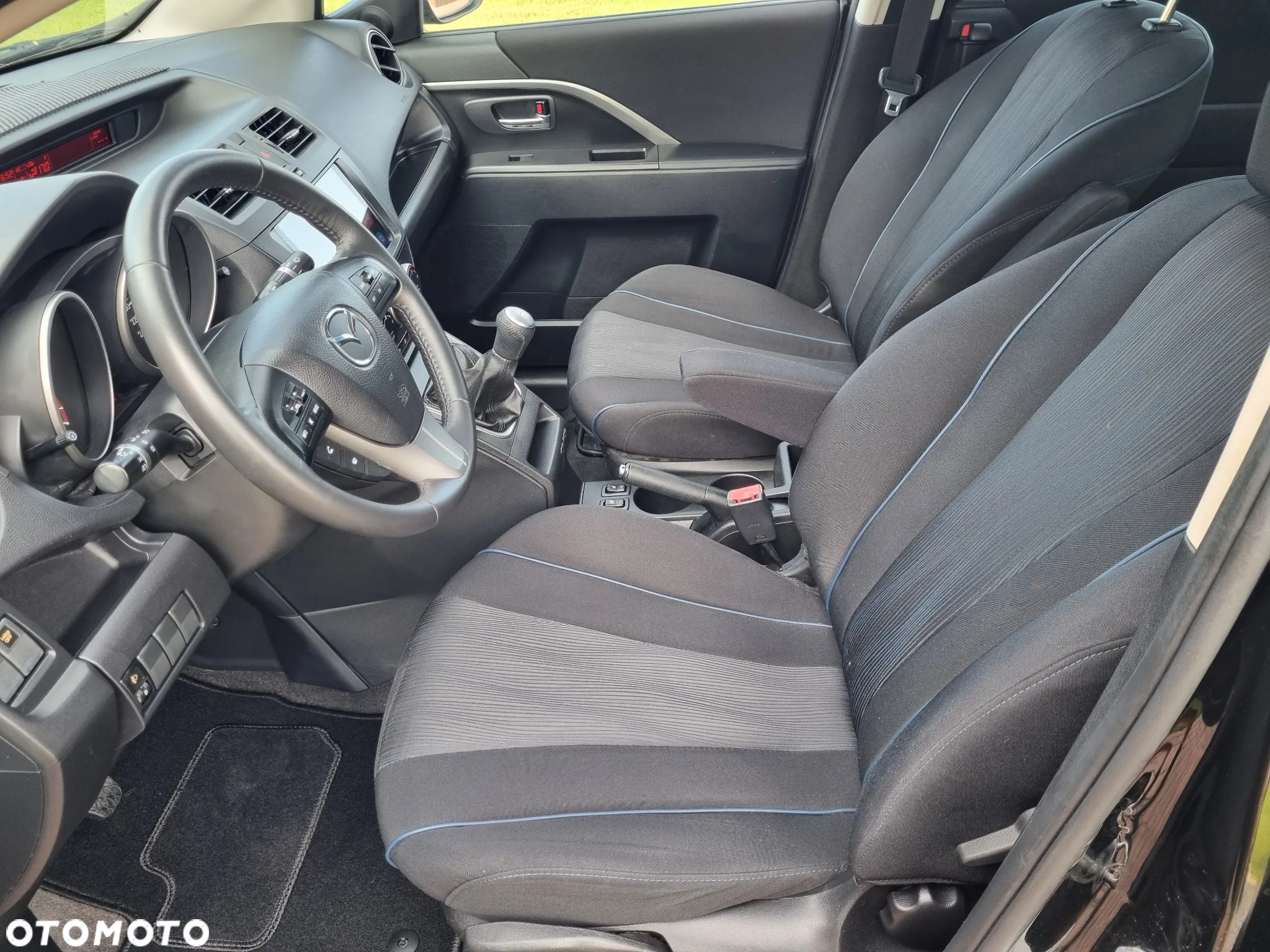 Mazda 5 - 5