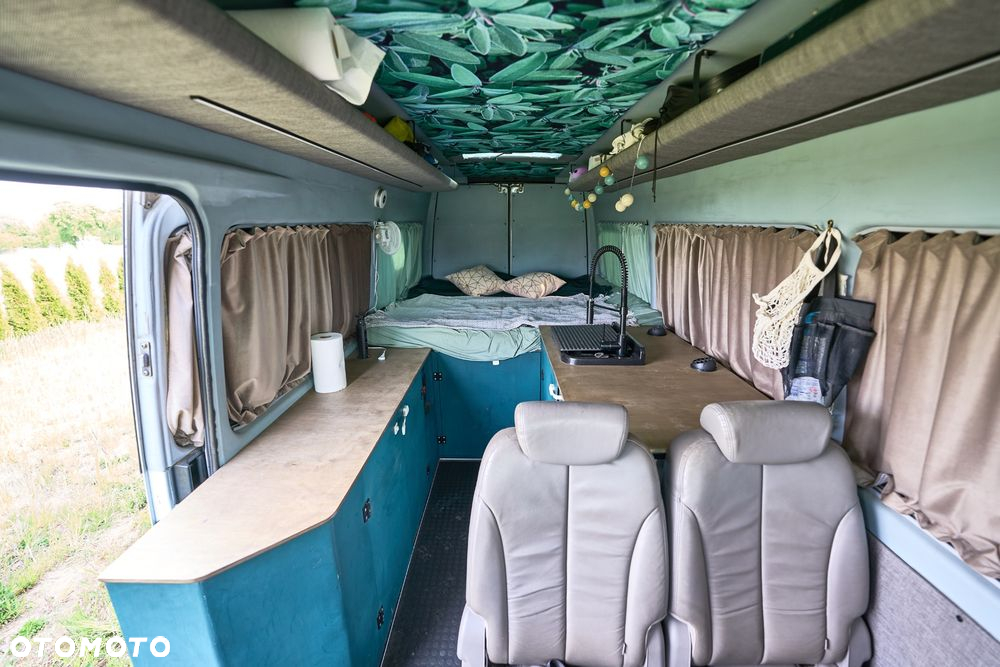Mercedes-Benz Sprinter - 29