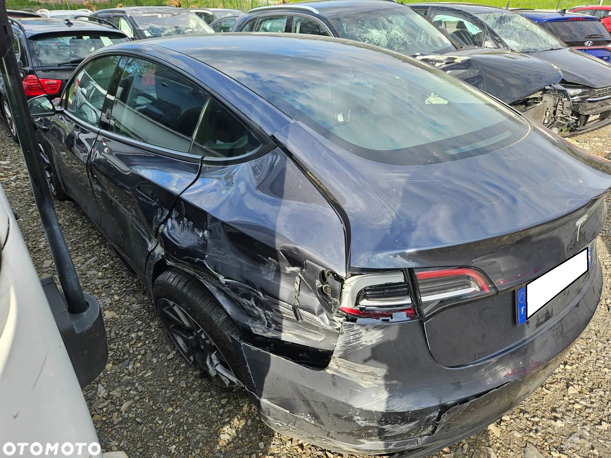 Tesla Model 3 - 8