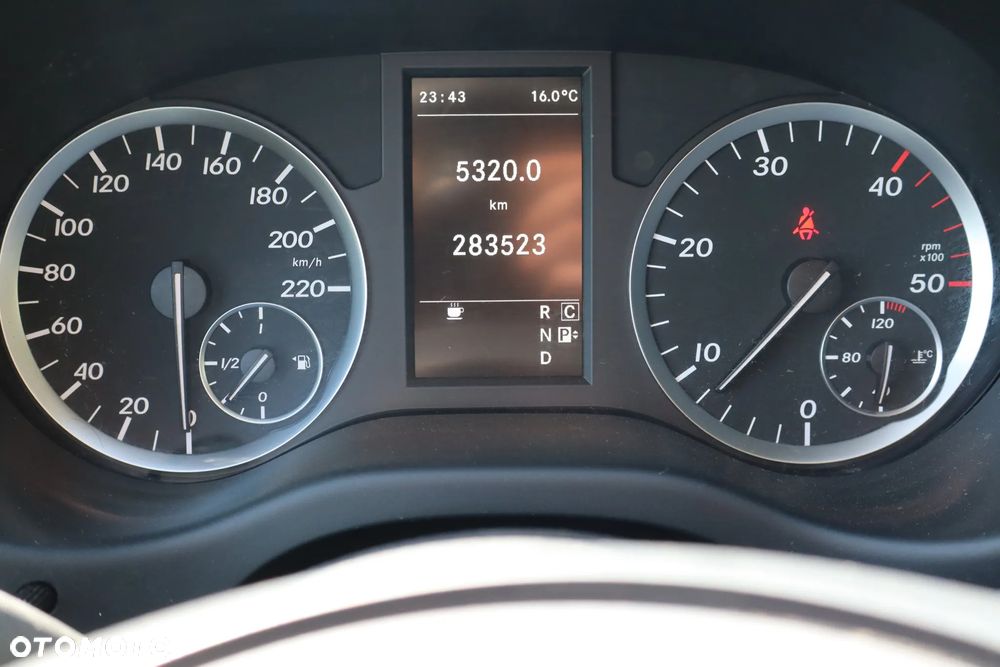 Mercedes-Benz VITO - 17