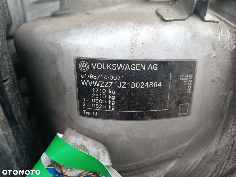 Volkswagen Golf 1.6 - 17