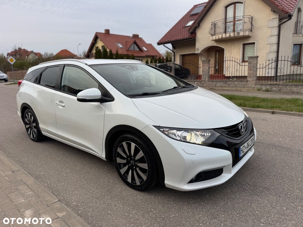 Honda Civic 1.8 i-VTEC Executive Black Edition - 3