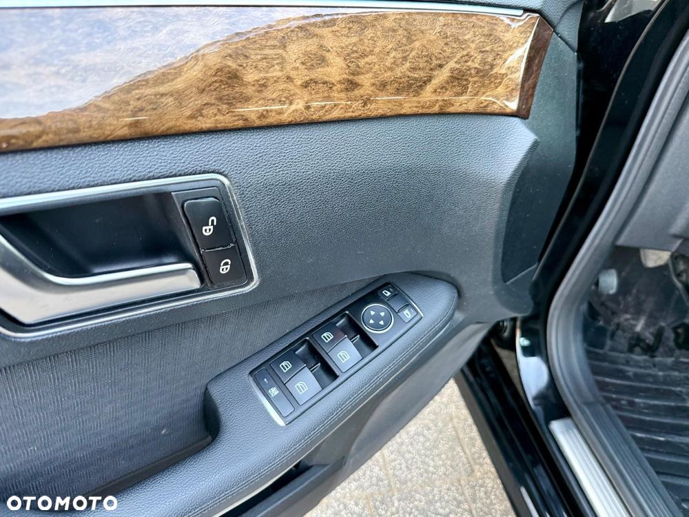 Mercedes-Benz Klasa E 200 Edition - 22