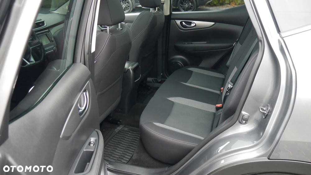 Nissan Qashqai 1.3 DIG-T AKARI - 25