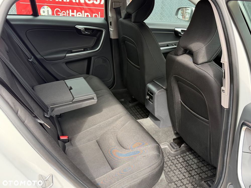 Volvo V60 D3 Drive-E Momentum - 11