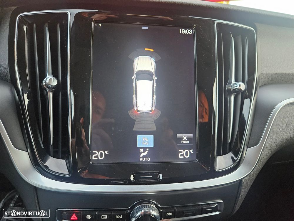 Volvo V60 2.0 D3 Momentum - 27