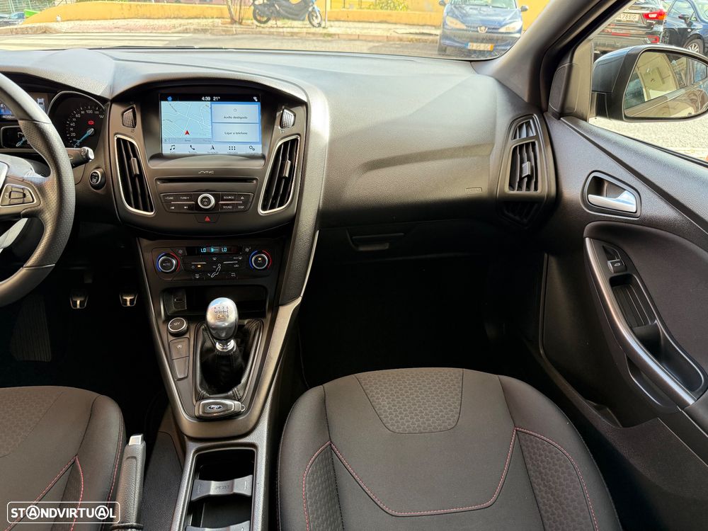 Ford Focus SW 1.5 TDCi ST-Line - 38