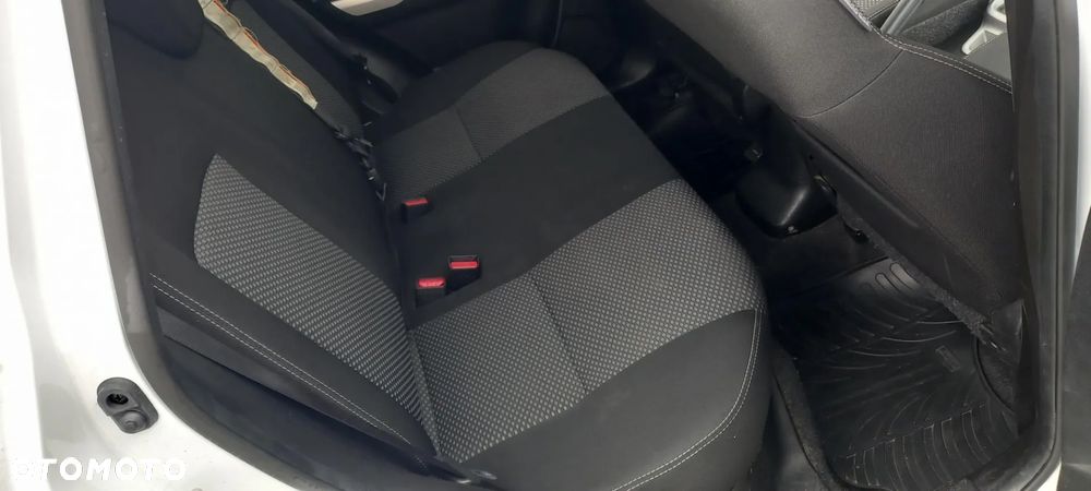 Suzuki Vitara 1.6 Comfort 2WD - 24