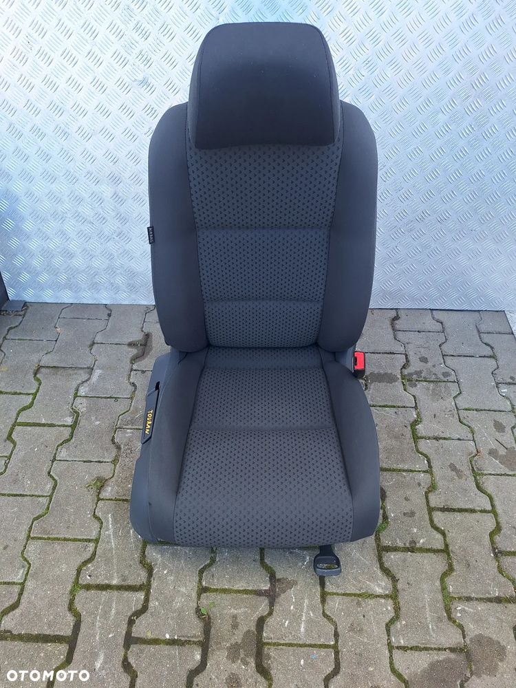 FOTEL PRAWY PRZÓD PASAŻERA - VW TOURAN I EUROPA - 1