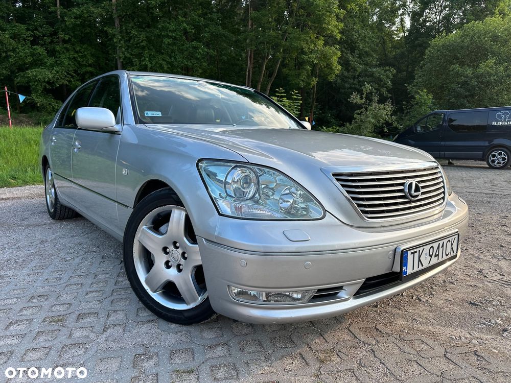 Lexus LS