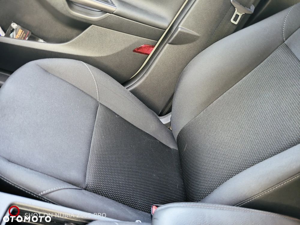 Ford Focus 1.6 SYNC Edition - 26