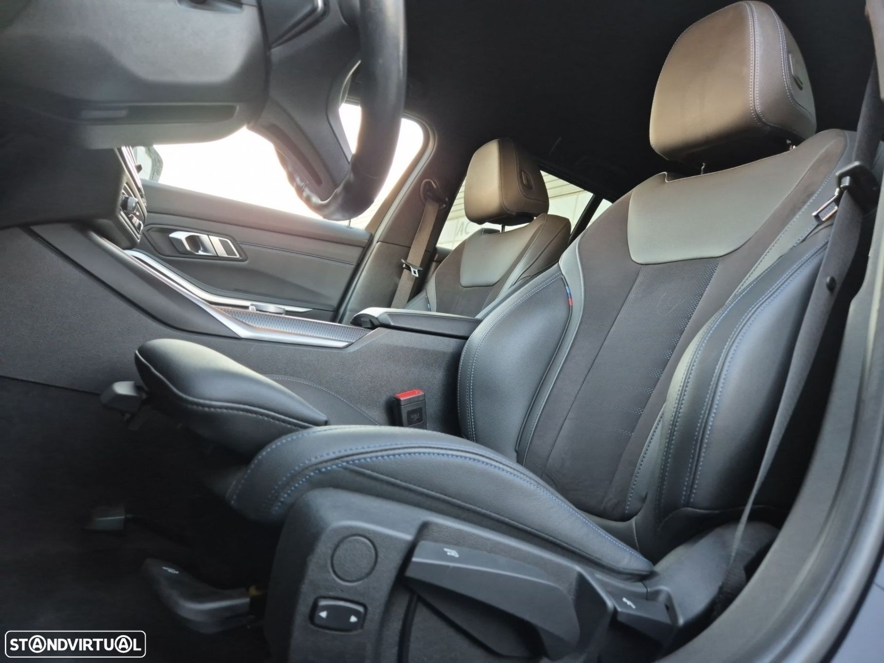 BMW 320 d Touring Pack Desportivo M Auto - 15