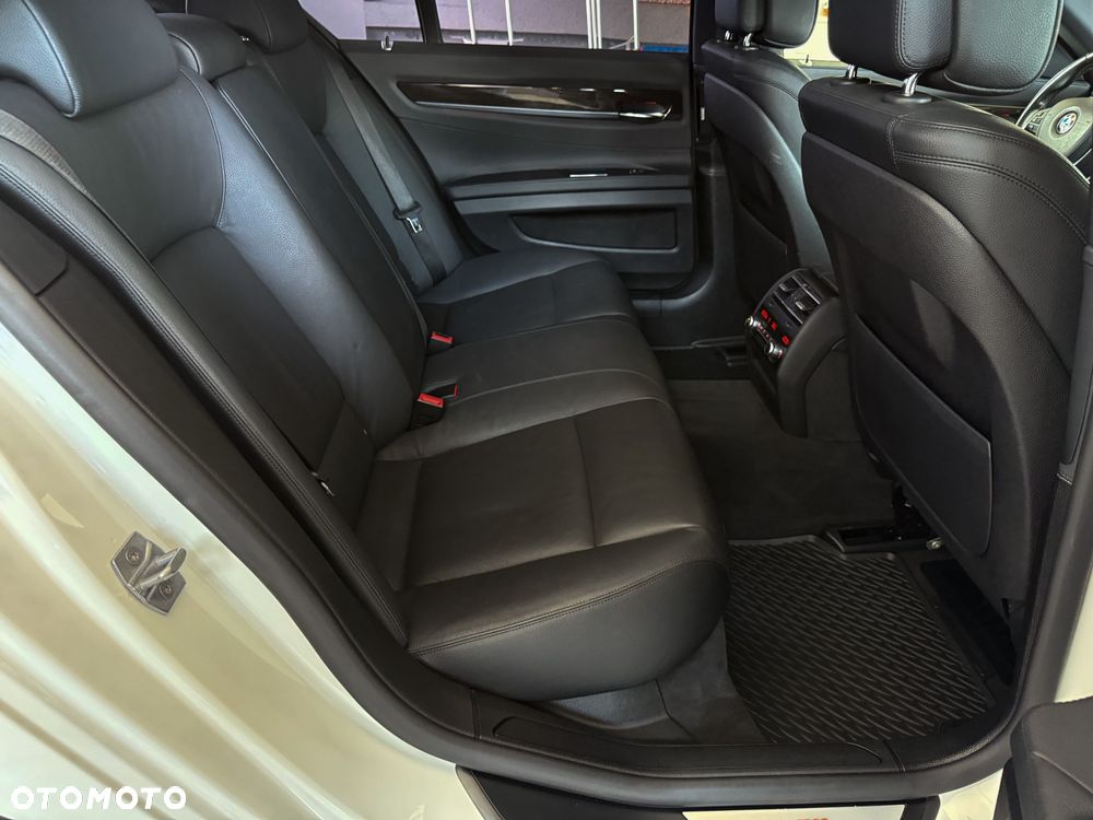 BMW Seria 7 730d - 25