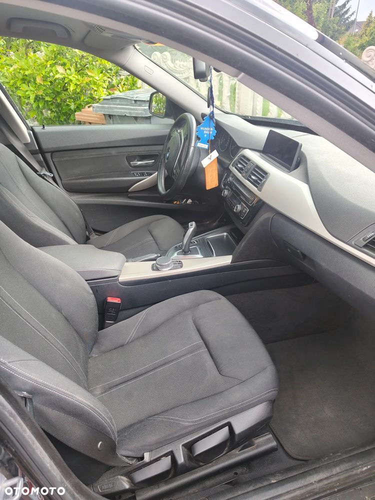 BMW Seria 3 318d - 3