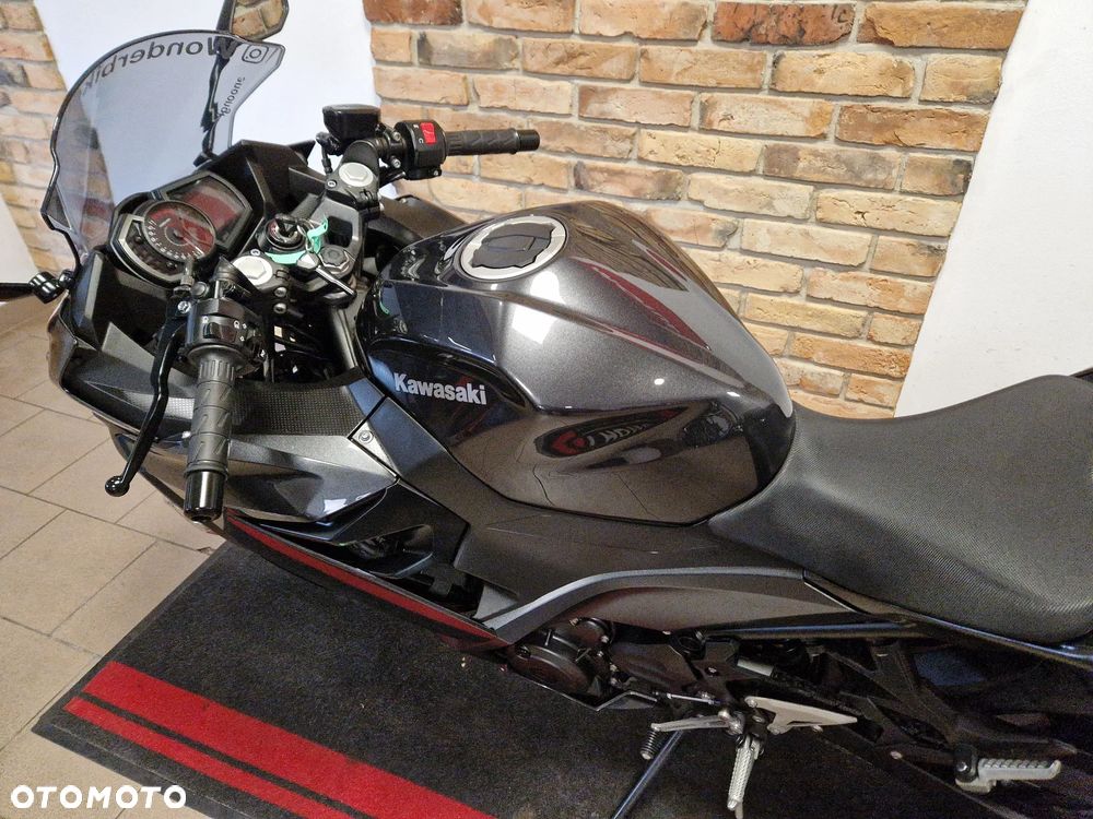 Kawasaki Ninja 400 - 37