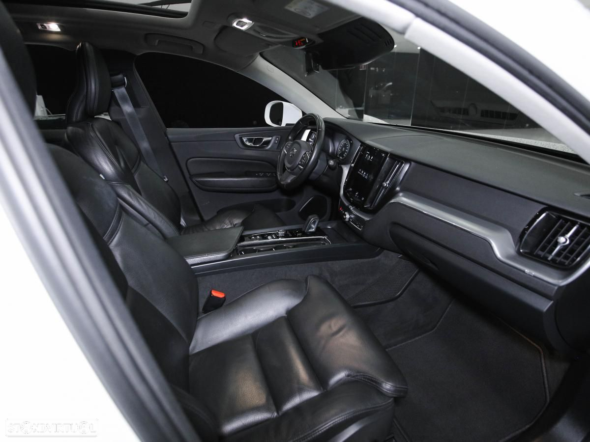 Volvo XC 60 2.0 T8 PHEV Momentum AWD - 8