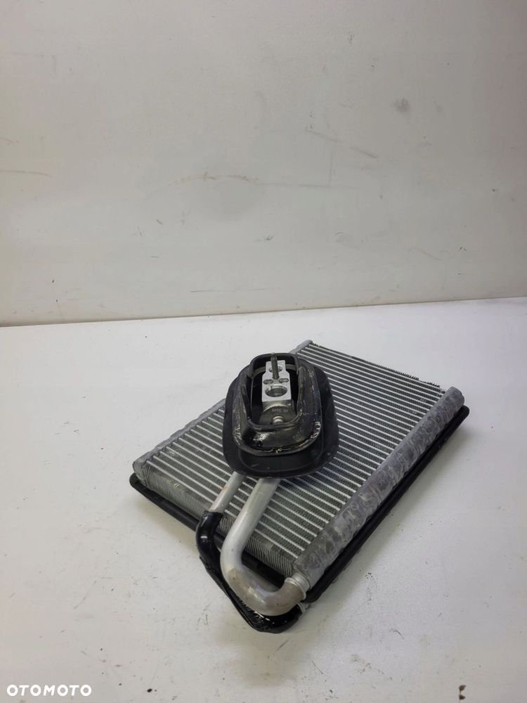 PAROWNIK SKRAPLACZ KLIMATYZACJI CHŁODNICA AUDI A4 B9 A5 8W HH017002 - 2
