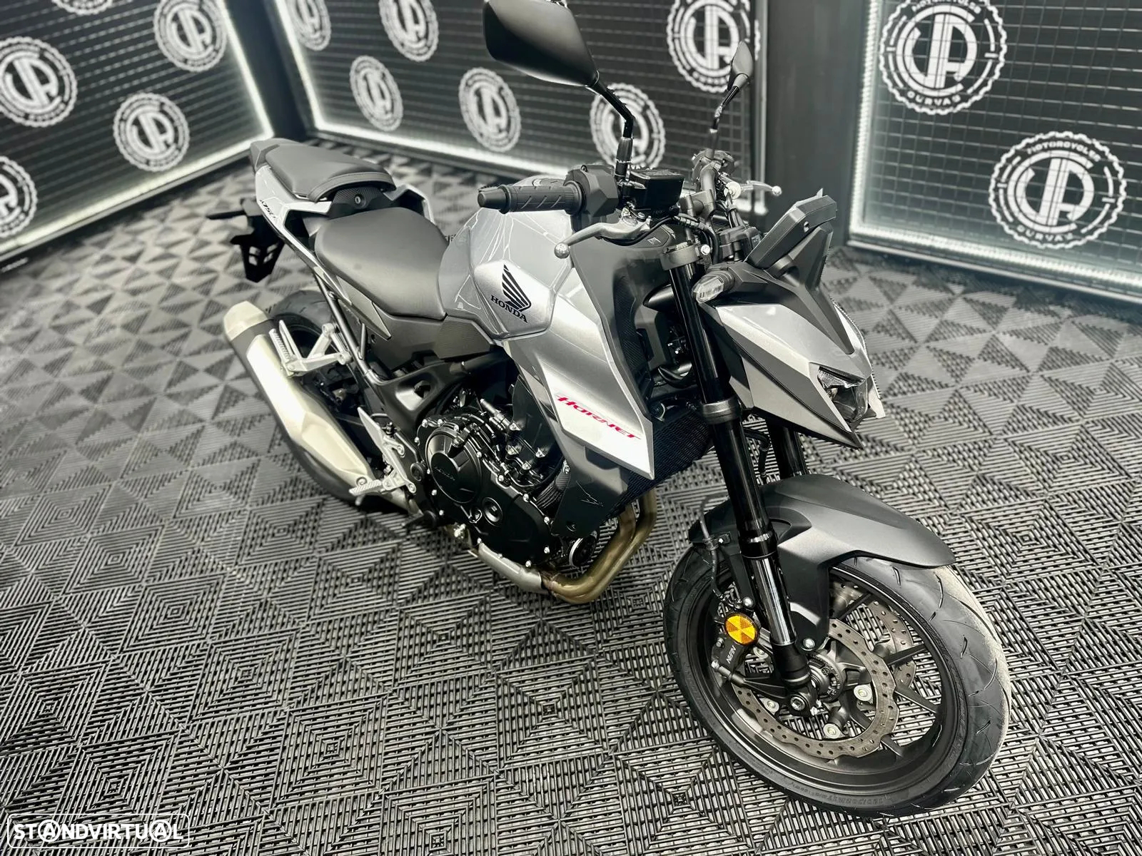 Honda CB 750 HORNET 2025 - 3