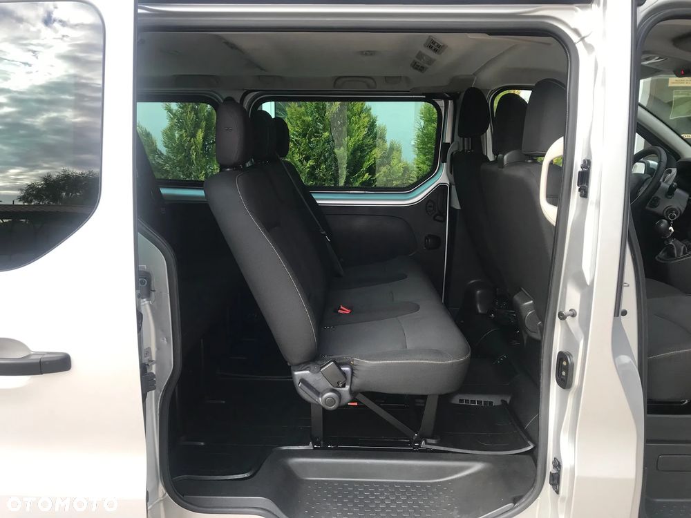 Renault Trafic Grand 1.6 dCi - 22