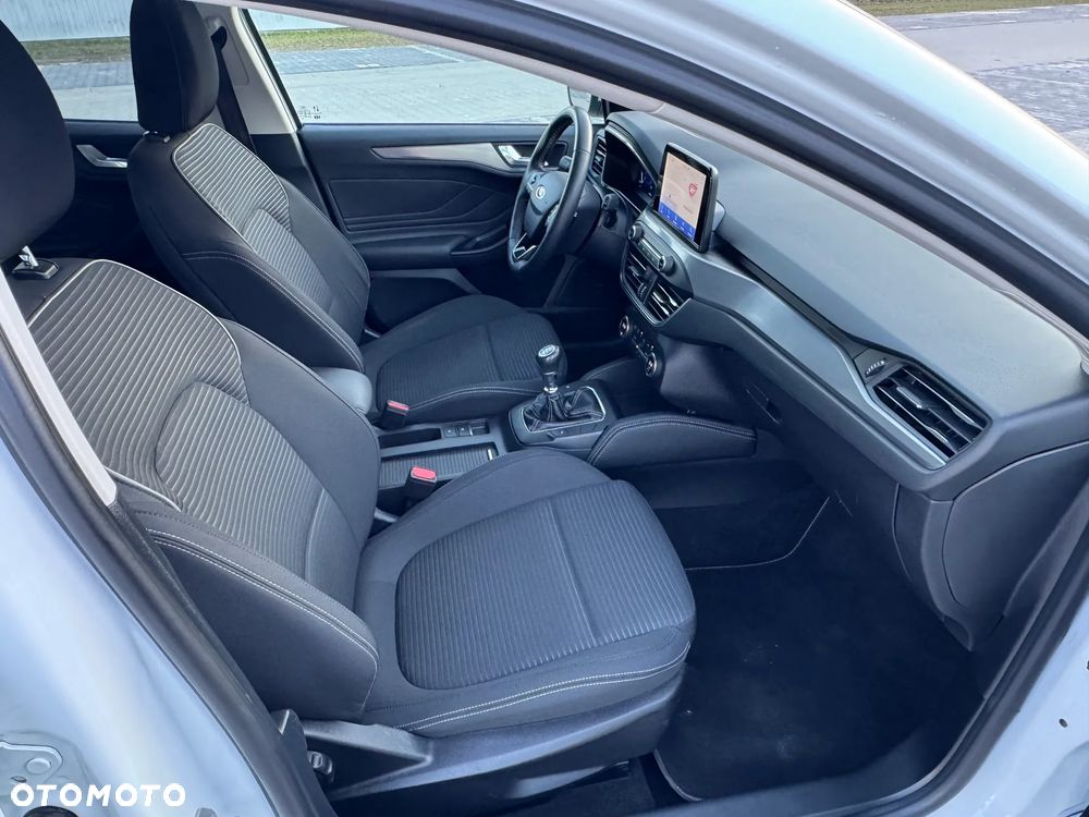 Ford Focus 1.0 EcoBoost Hybrid TITANIUM - 13