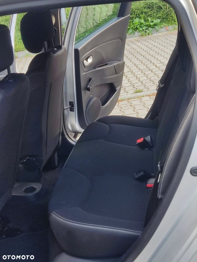 Renault Clio 1.2 16V Confort Privilege - 15