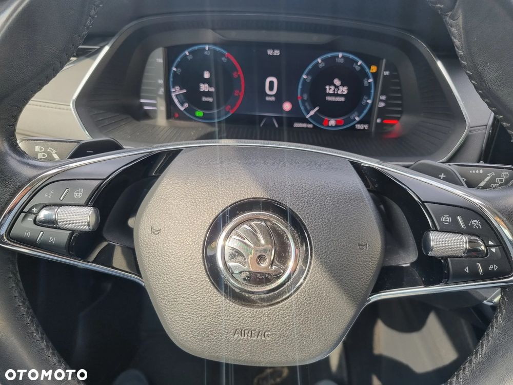 Skoda Octavia 2.0 TDI DSG Exclusive Plus - 33