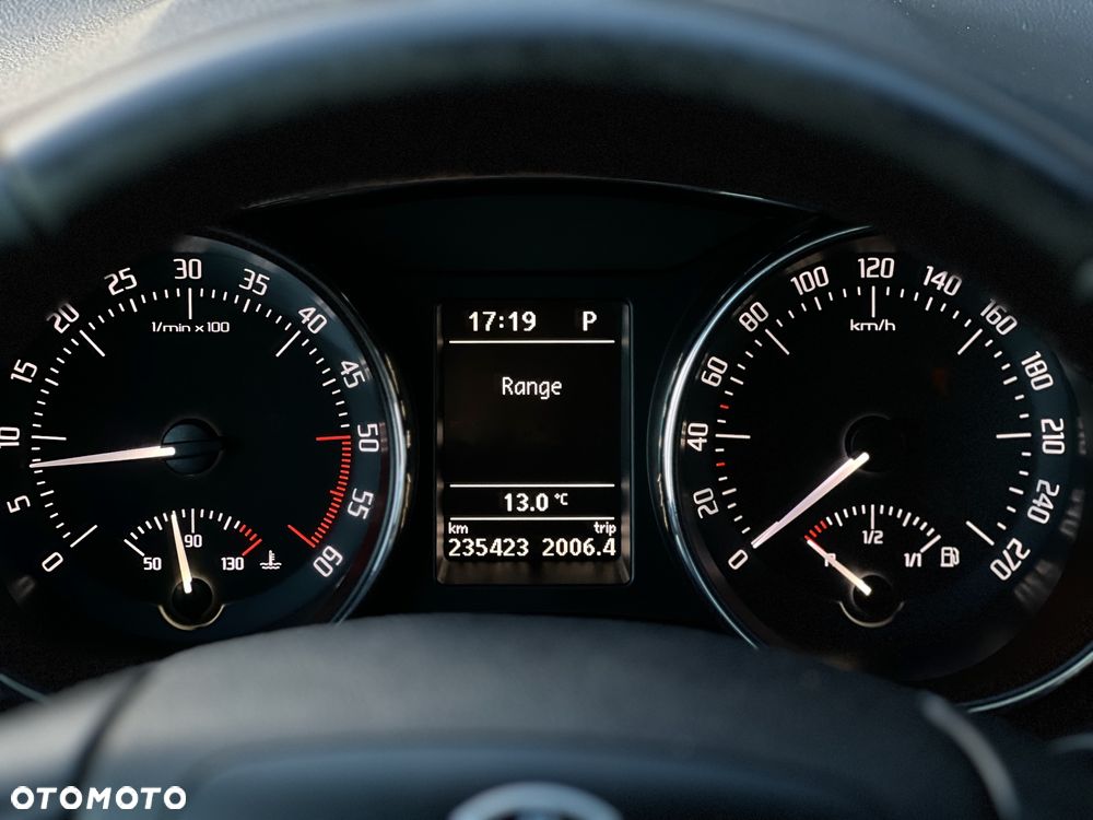 Skoda Superb 2.0 TDI 4x4 Elegance DSG - 22