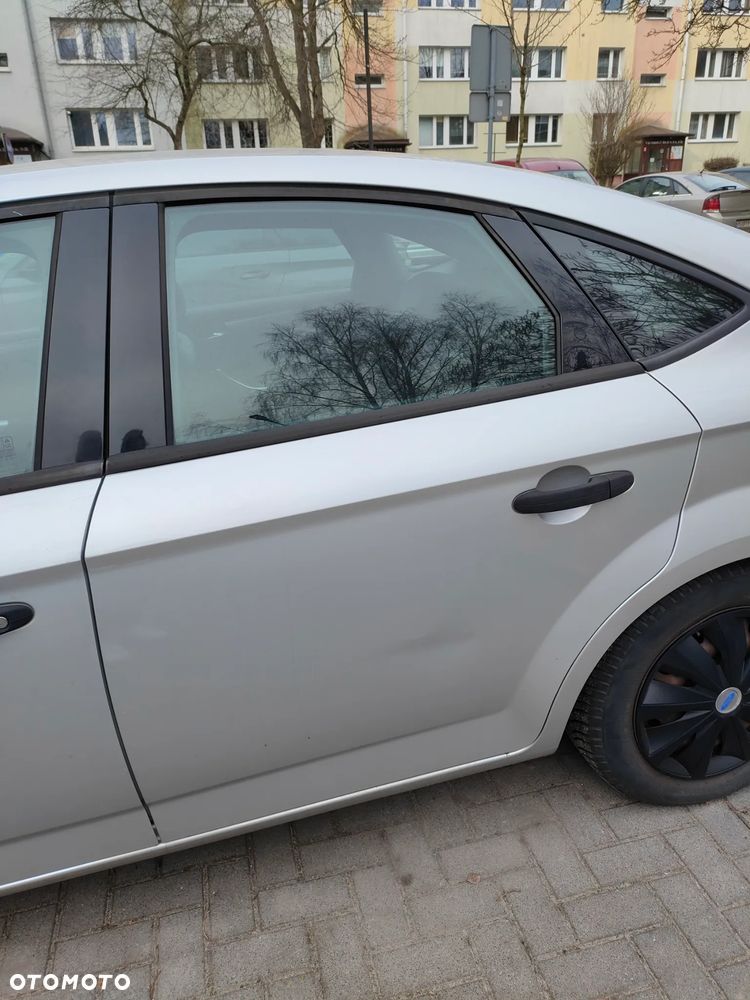 Ford Mondeo 2.0 Trend - 13