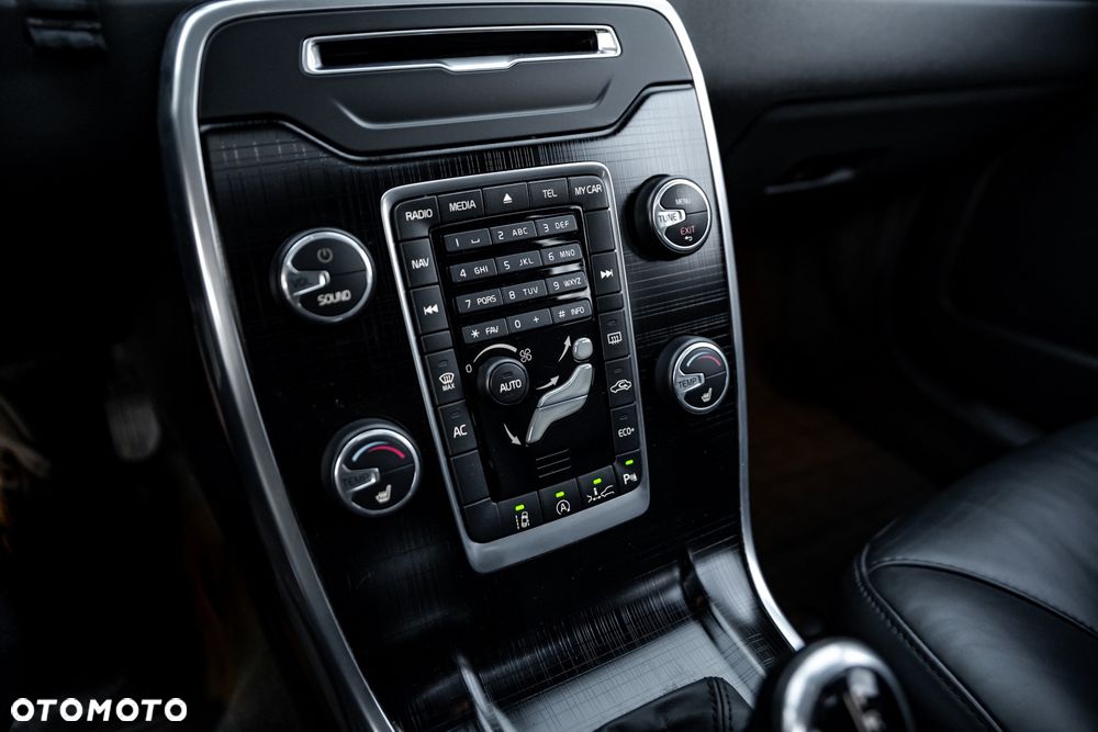 Volvo V70 D4 Geartronic Summum - 30