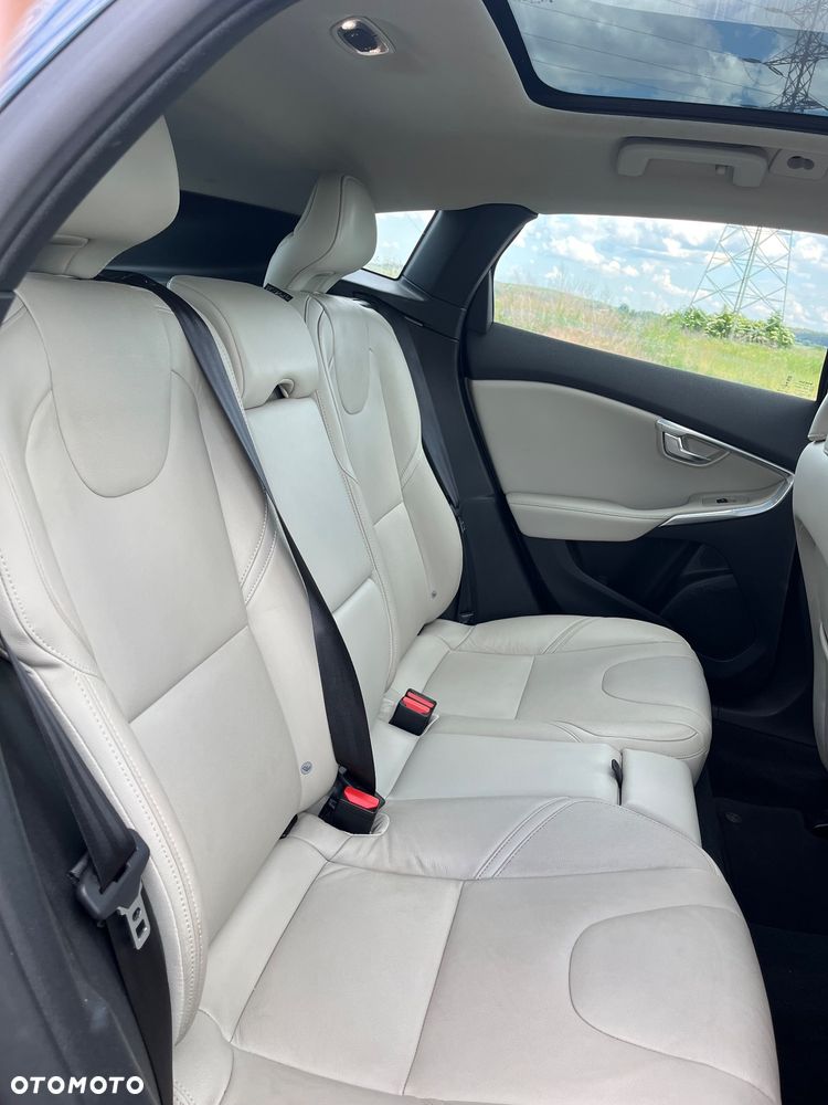 Volvo V40 T3 Drive-E Momentum - 14