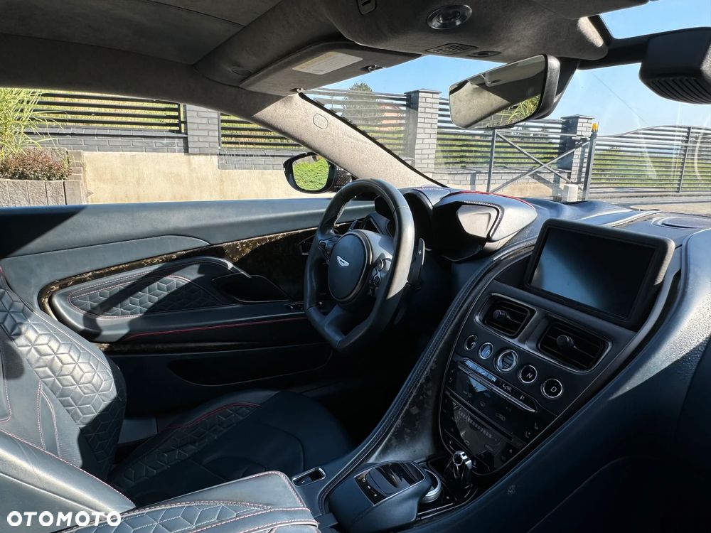 Aston Martin DBS Superleggera Standard - 7