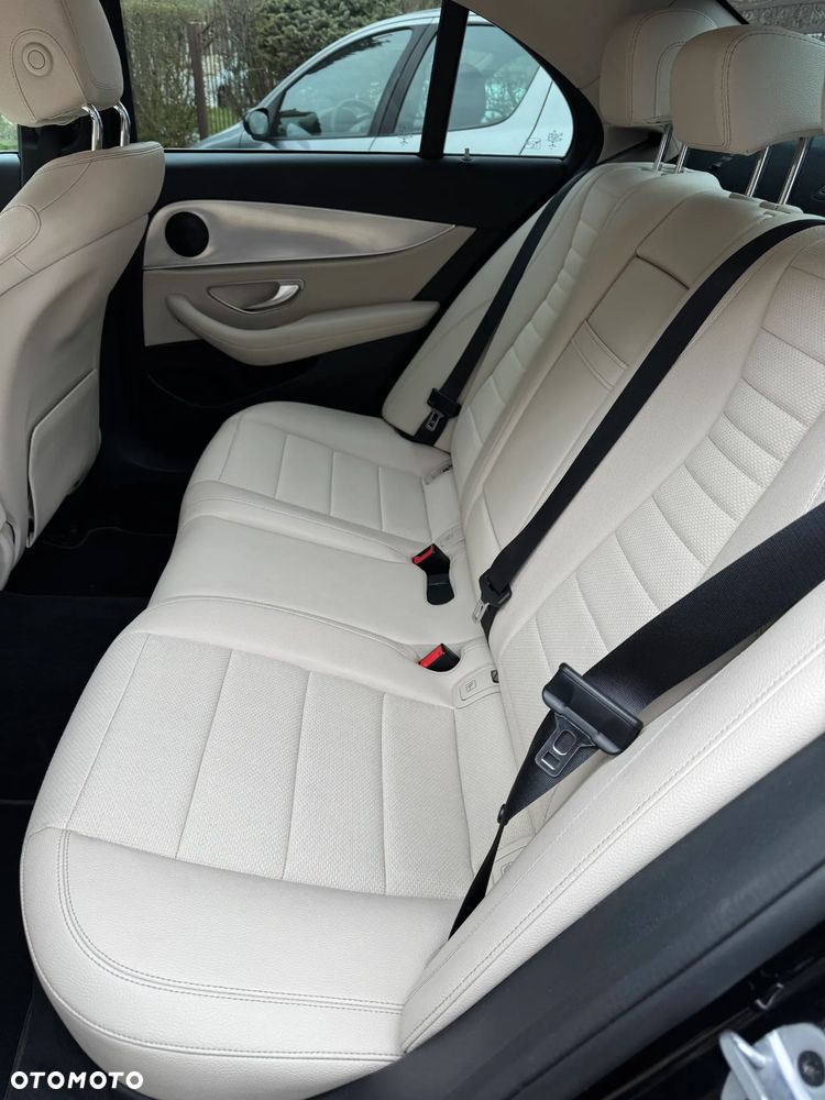 Mercedes-Benz Klasa E 220 d 4-Matic Avantgarde - 14